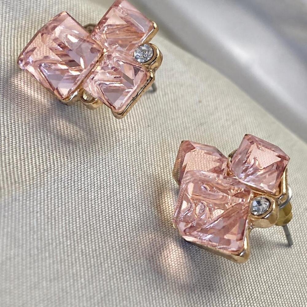Vintage Blush Pink Crystal Cube Cluster Rhinestone Stud Earrings Gold Tone